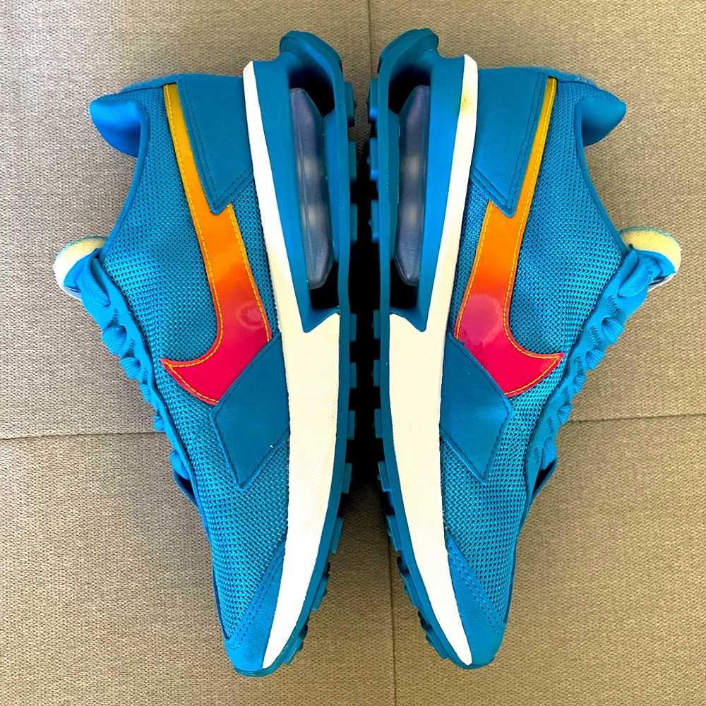 Nike Air Max Pre Day Be True (Men’s size 5.5, Women’s size 7)